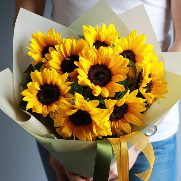 9 Wow Sunflowers Bouquet